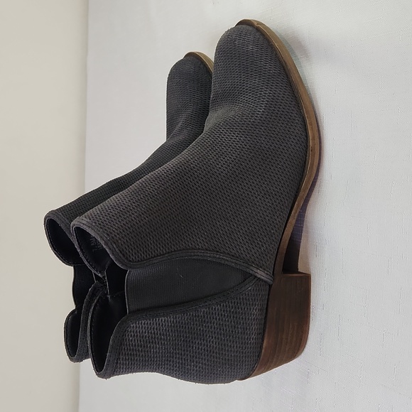 Kensie Gerona Grey Ankle Booties. Size 7.5 - Picture 2 of 8